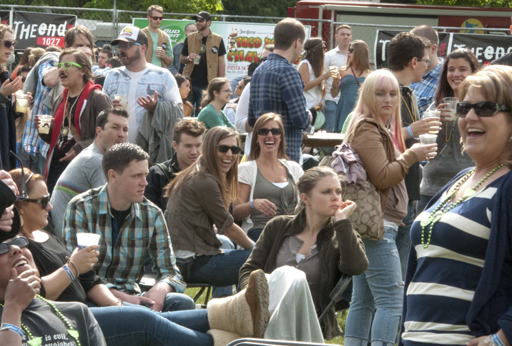crowd7